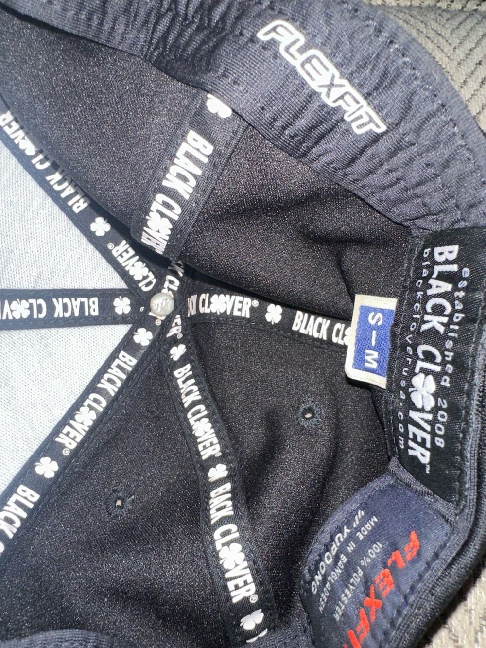 Black Clover Black Cap S M Live Lucky Flex Fit Golf Hat - Picture 3 of 4